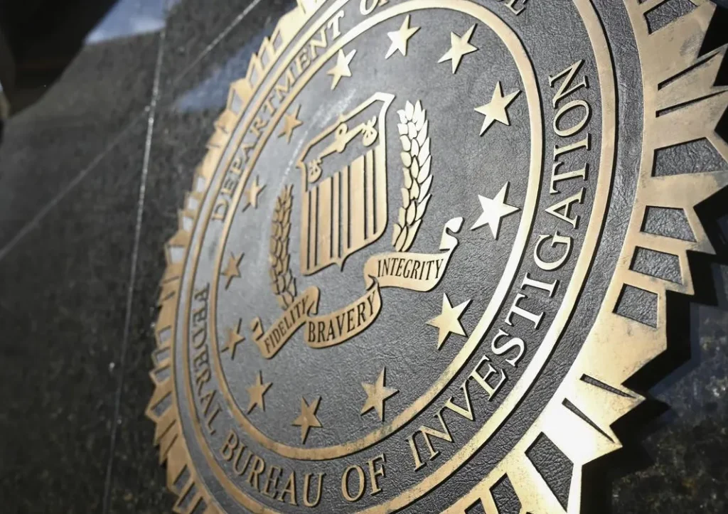 FBI Warns iPhone, Android Users—Change WhatsApp, Facebook Messenger, Signal Apps