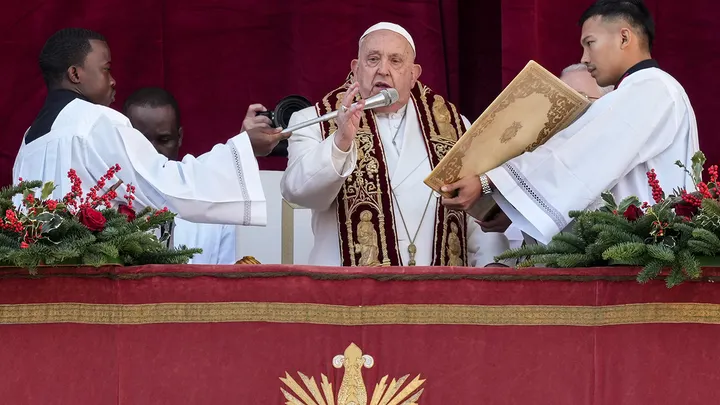 Pope Francis addresses Ukraine, Middle East in Christmas Day message: 'May the sound of weapons be silenced'